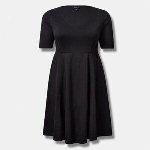 NWT Torrid Black Mini Ponte V-Neck Skater Dress Size 0